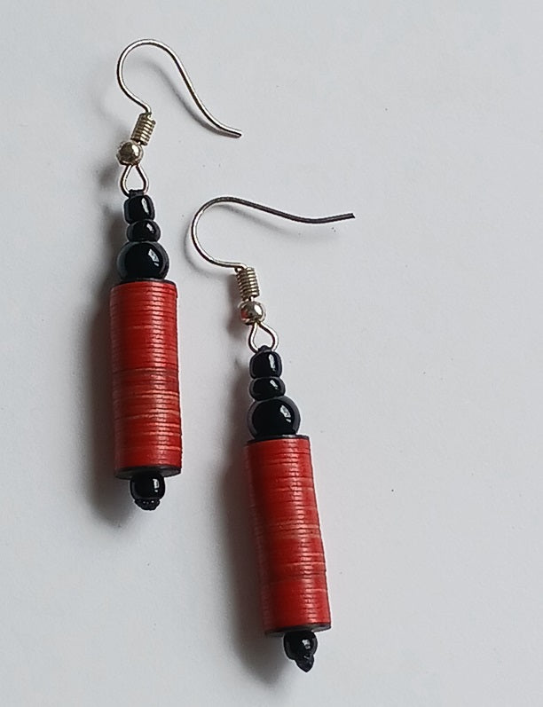 Boucles d'oreilles africaines en plastique recyclé et perles