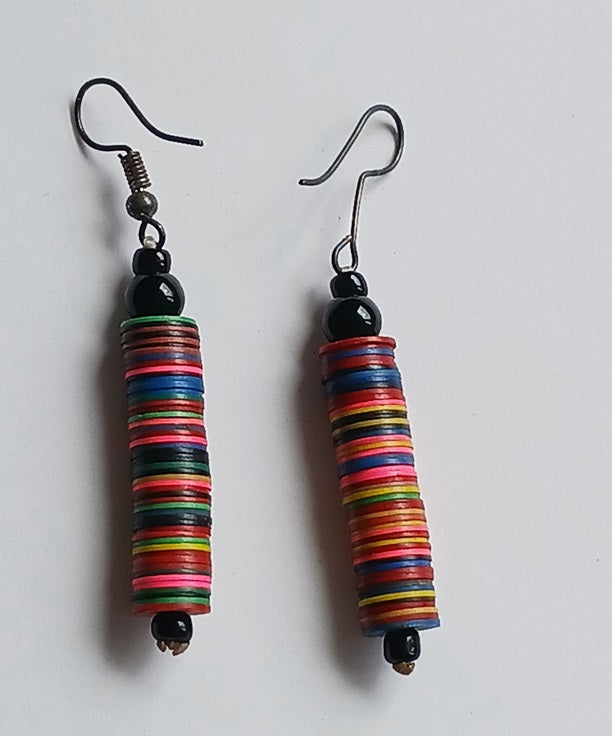 Boucles d'oreilles africaines en plastique recyclé et perles