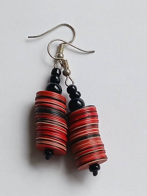 Boucles d'oreilles africaines en plastique recyclé et perles
