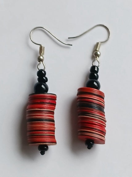 Boucles d'oreilles africaines en plastique recyclé et perles