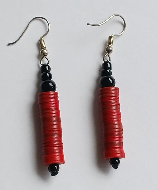 Boucles d'oreilles africaines en plastique recyclé et perles