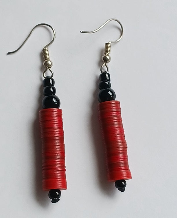 Boucles d'oreilles africaines en plastique recyclé et perles
