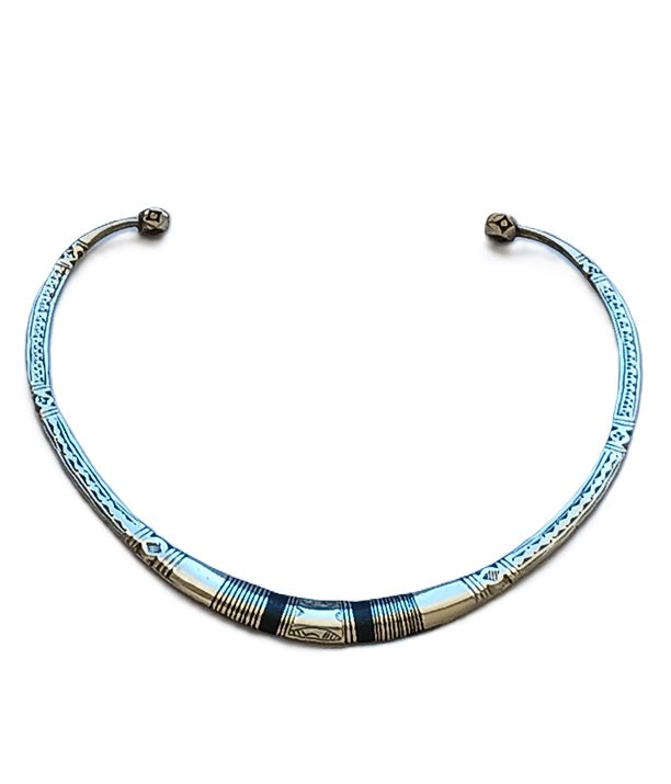 Collier touareg en métal finement ciselé