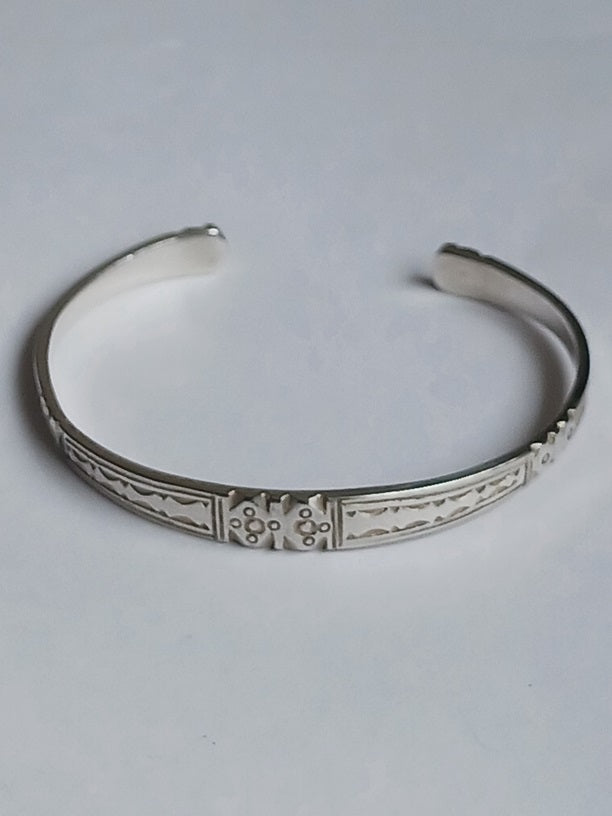 Bracelet touareg en argent ciselé