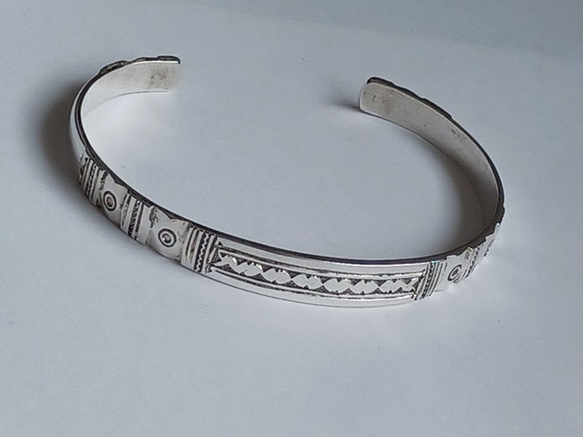 Bracelet touareg en argent ciselé