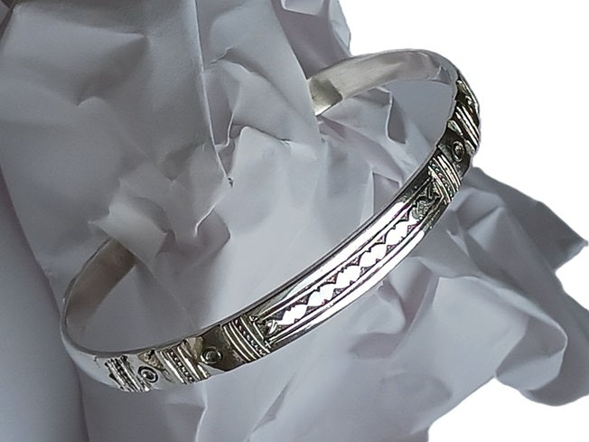 Bracelet touareg en argent ciselé