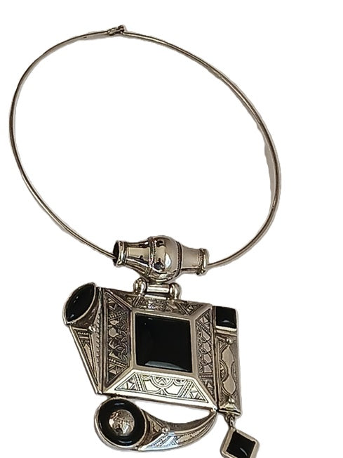 Tuareg necklace in silver and agate stone