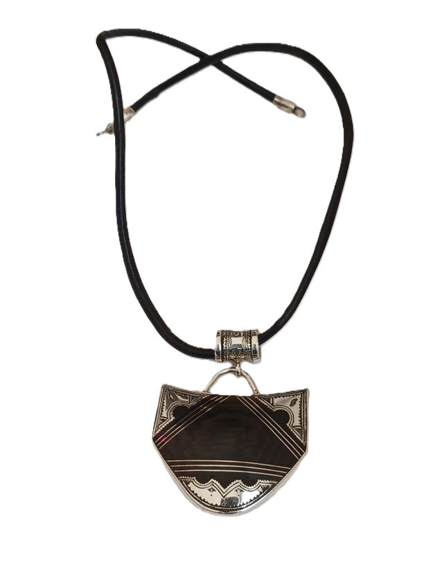 Collier touareg en argent et bois d'ébène