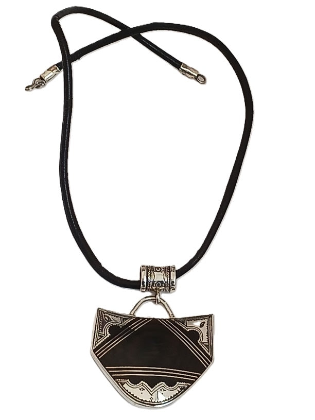 Collier touareg en argent et bois d'ébène