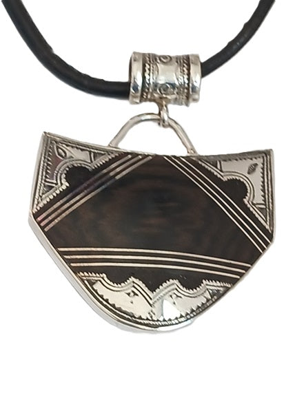 Collier touareg en argent et bois d'ébène