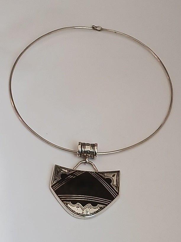 Collier touareg en argent et bois d'ébène