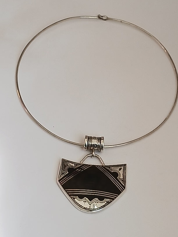 Collier touareg en argent et bois d'ébène