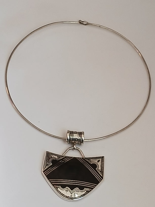 Collier touareg en argent et bois d'ébène