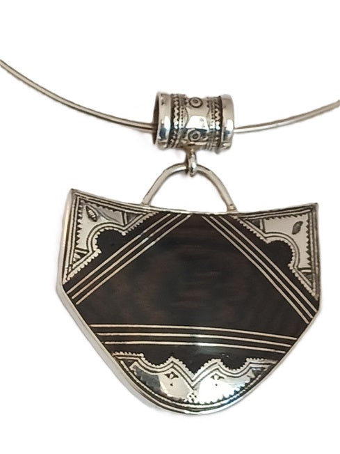 Collier touareg en argent et bois d'ébène