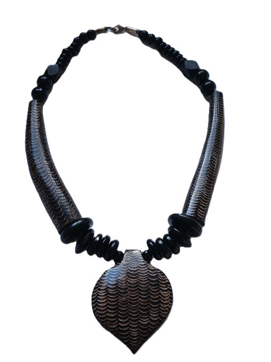 Collier en corne