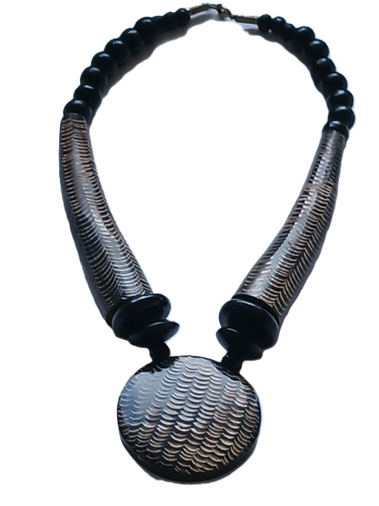 Collier en corne