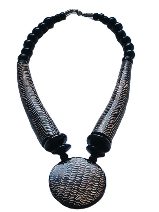 Collier en corne