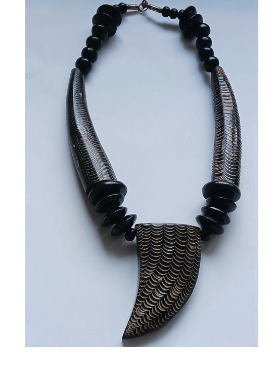 Collier en corne