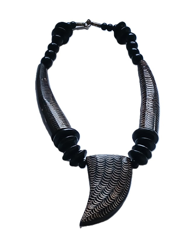Collier en corne