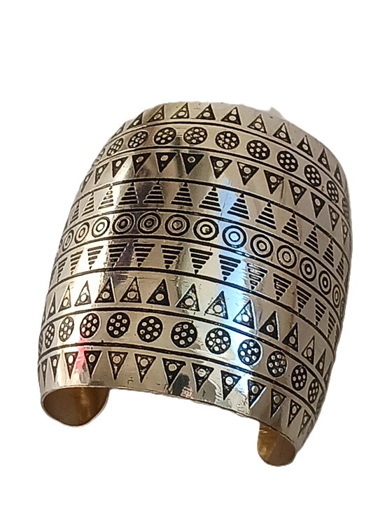 Bracelet manchette en métal argenté