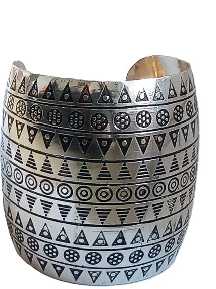Bracelet manchette en métal argenté