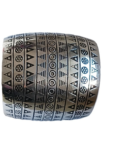 Bracelet manchette en métal argenté