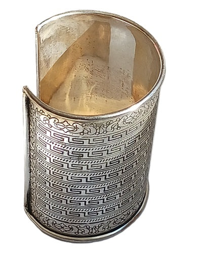 Bracelet manchette en métal argenté