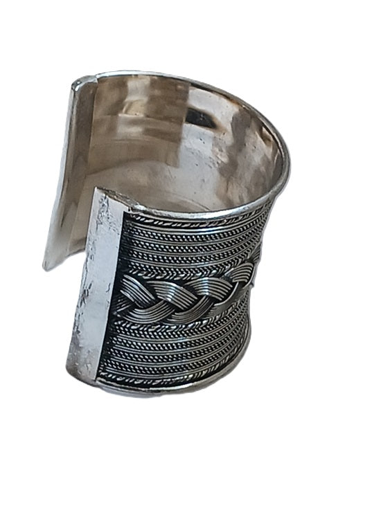 Bracelet manchette en métal argenté