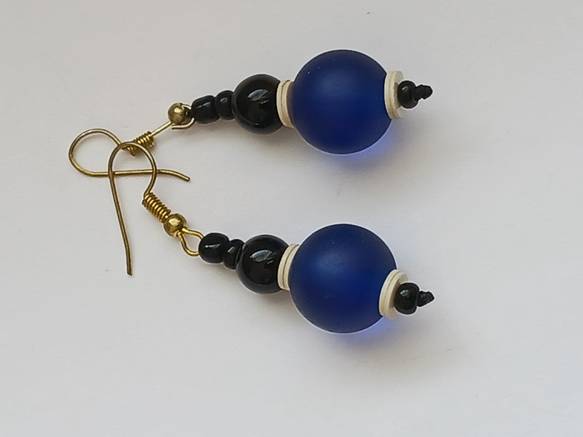 Boucles d'oreilles africaines en pate de verre et perles