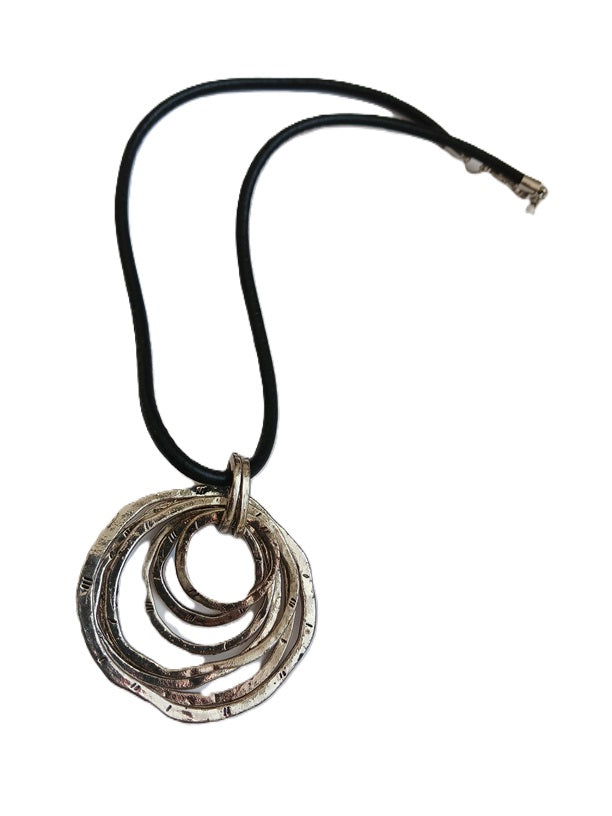 Collier cordon cuir