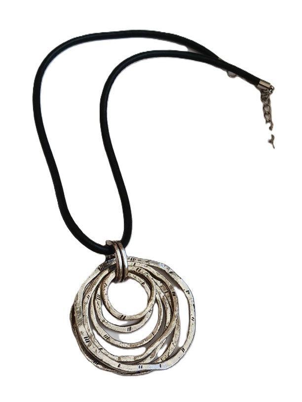 Collier cordon cuir