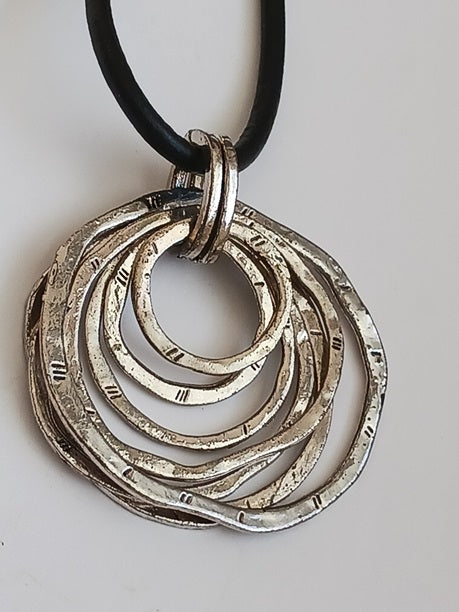 Collier cordon cuir