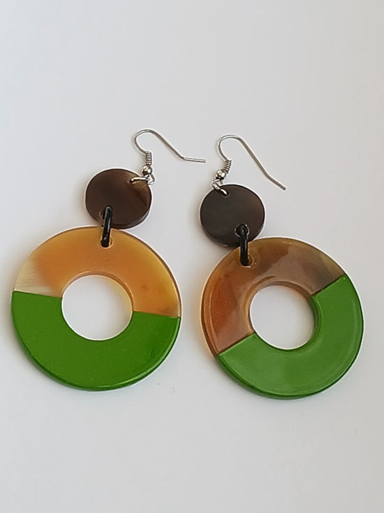 Boucles d'oreilles en corne laquée