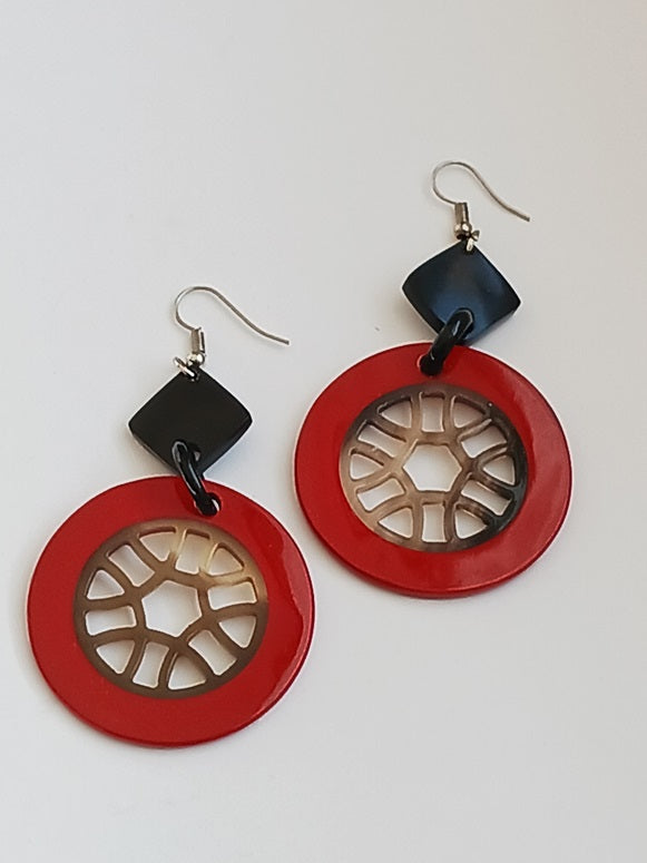 Boucles d'oreilles en corne laquée