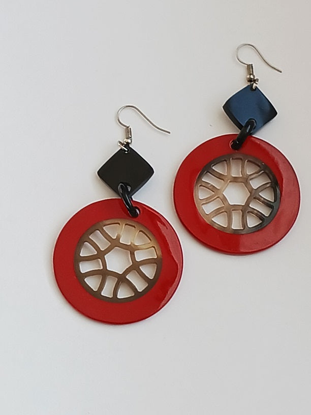 Boucles d'oreilles en corne laquée