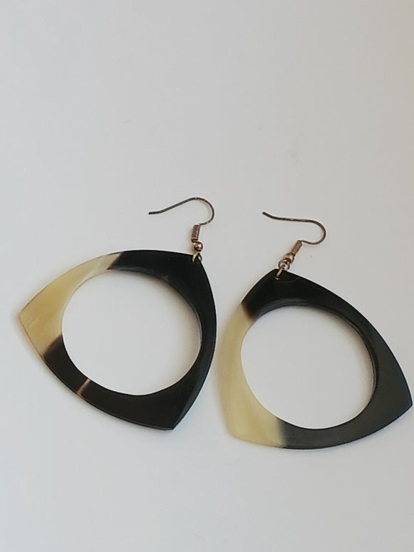 Boucles d'oreilles en corne