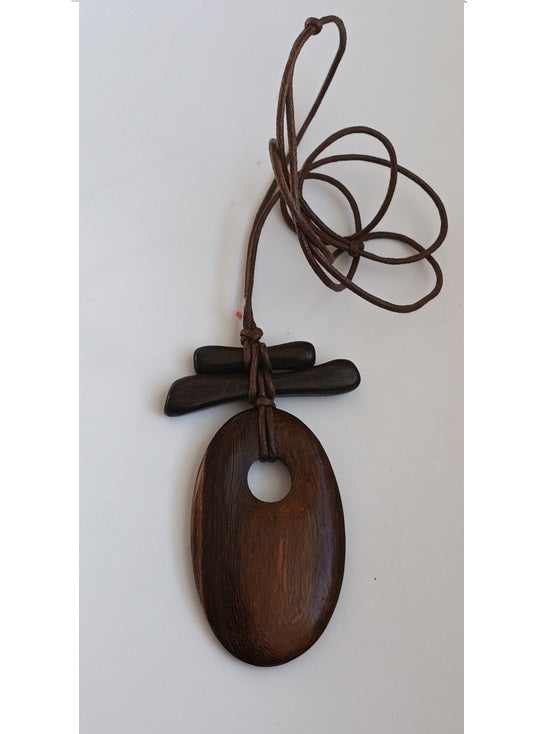 Collier en bois