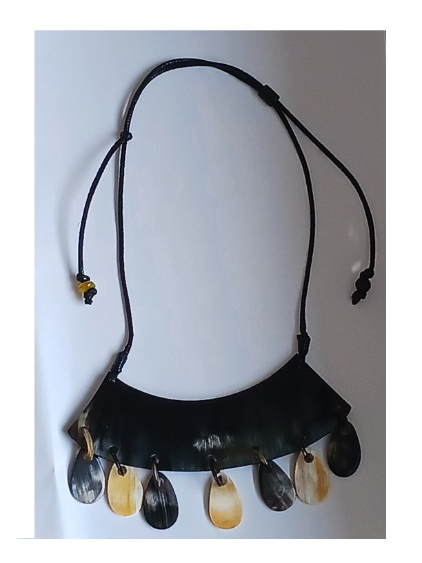 Collier en corne