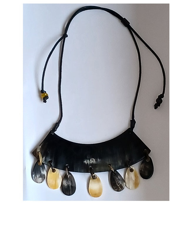 Collier en corne