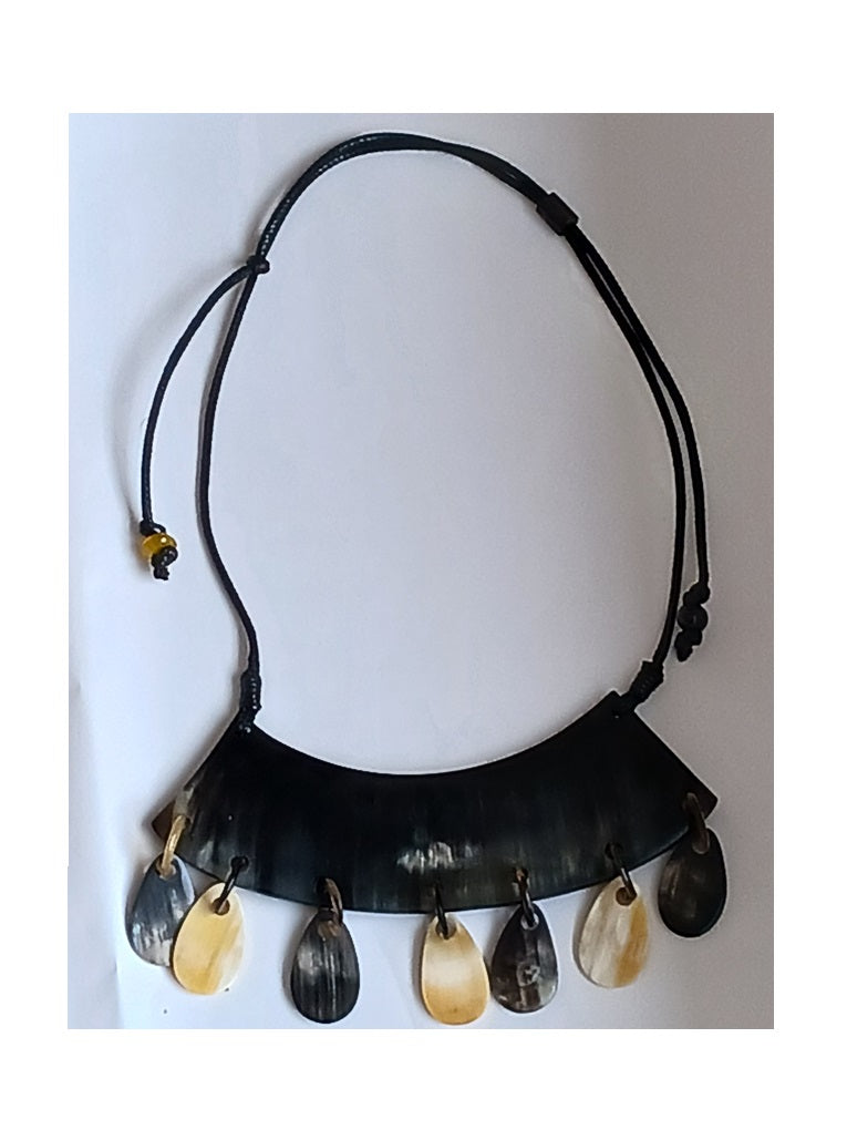 Collier en corne