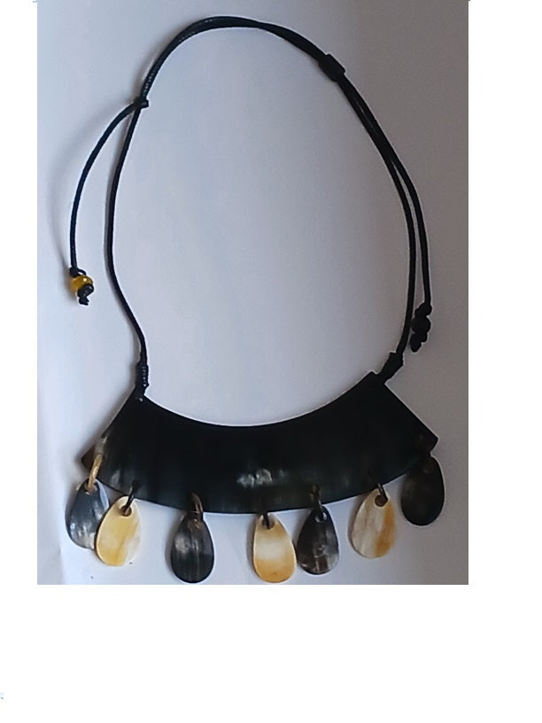 Collier en corne