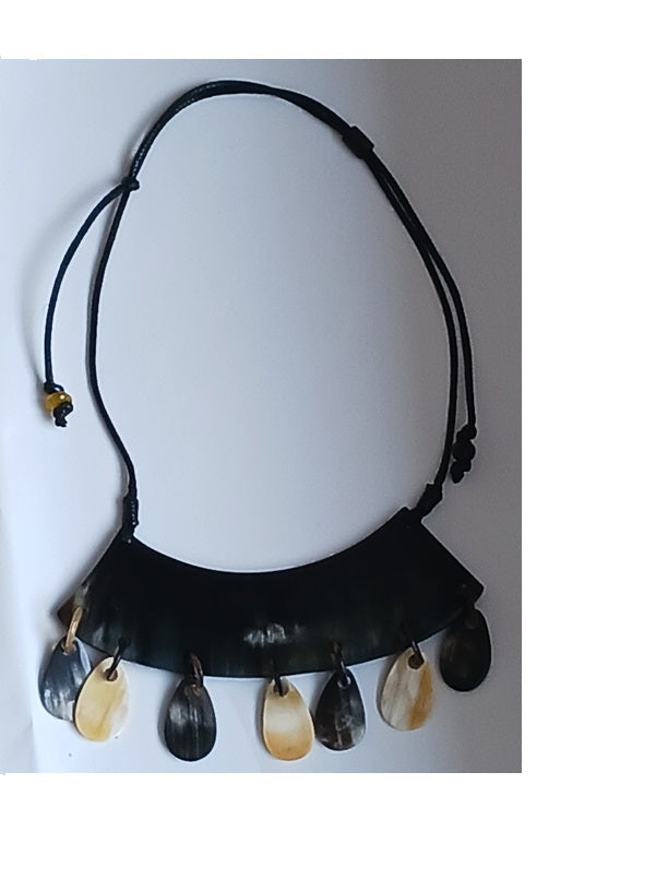 Collier en corne