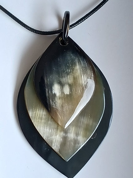 Collier en corne