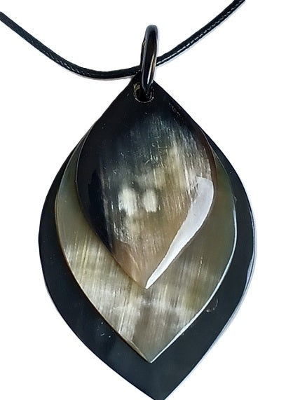 Collier en corne