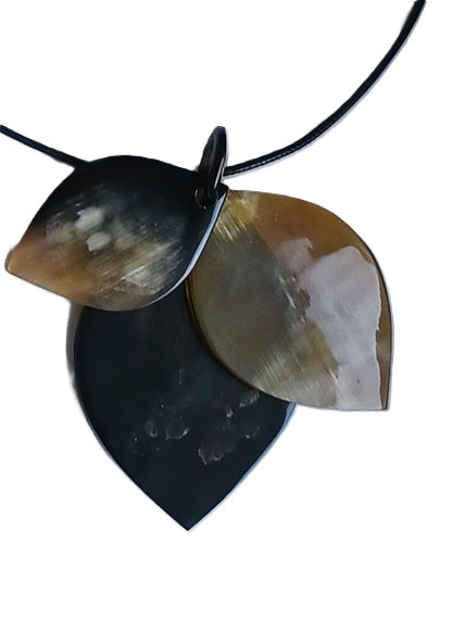 Collier en corne