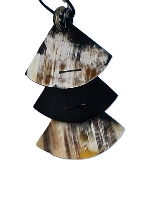 Collier en corne
