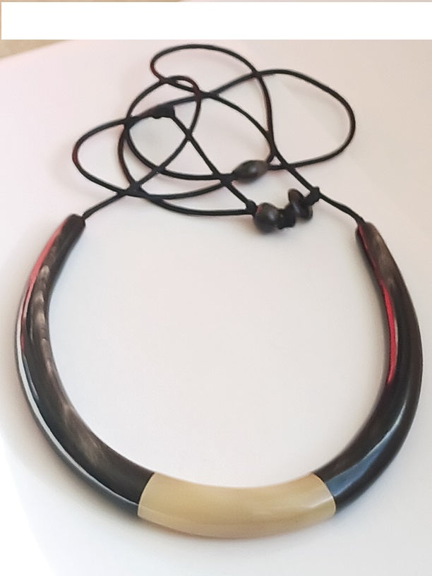 Collier en corne