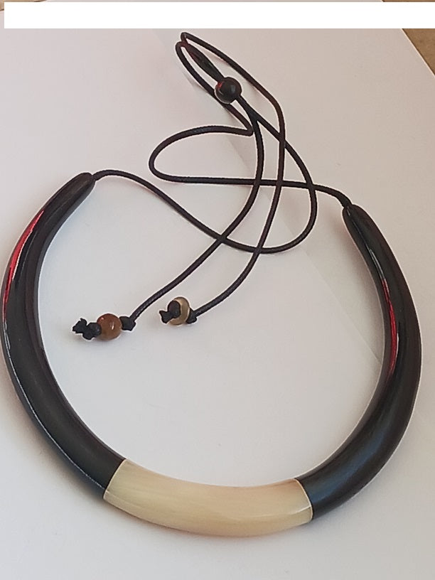 Collier en corne