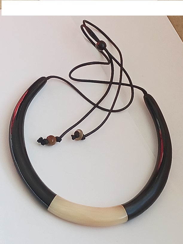 Collier en corne