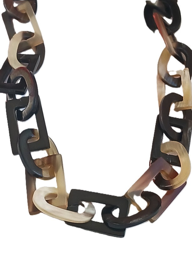 Collier sautoir en corne
